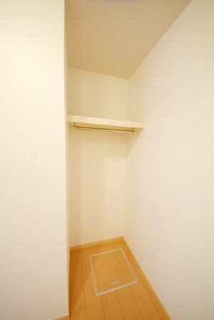 ヌールハリーフ3の物件内観写真